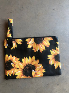 Oversized wristlet clutch bag